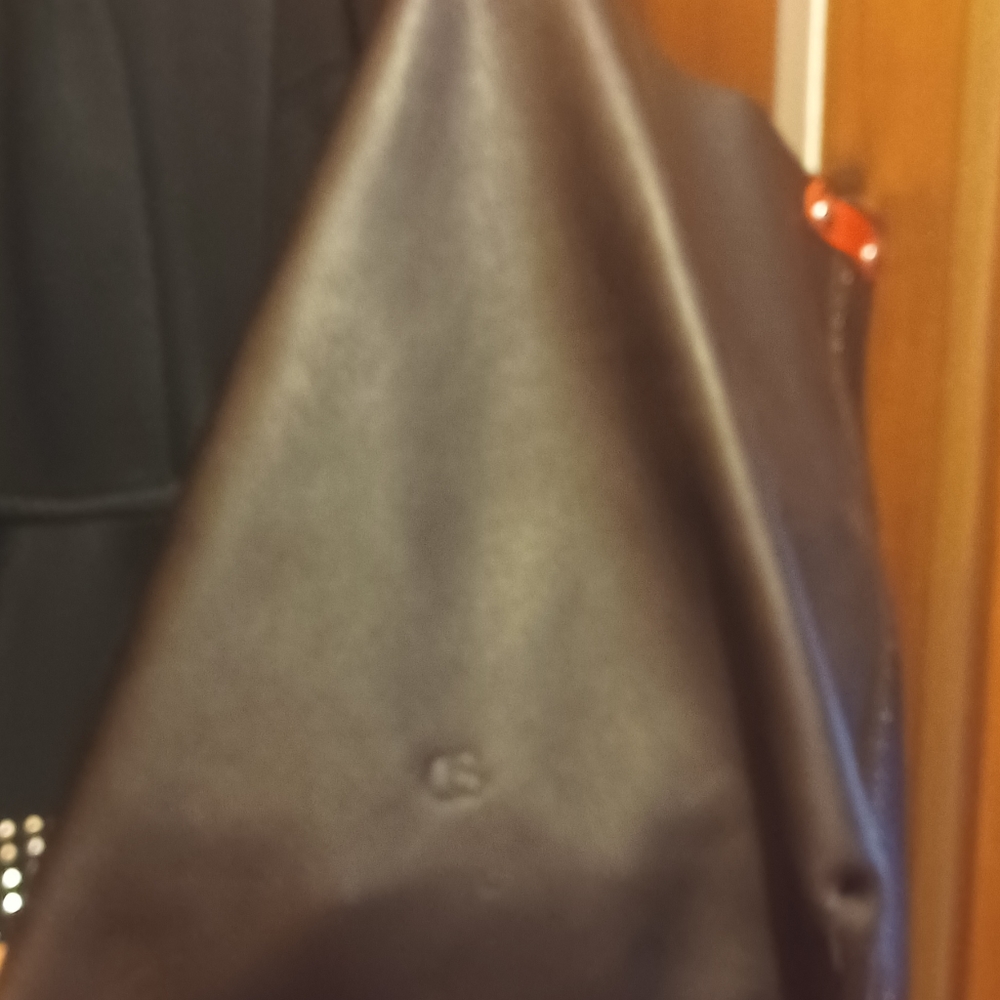 Large leather tote - Picture 4 of 7